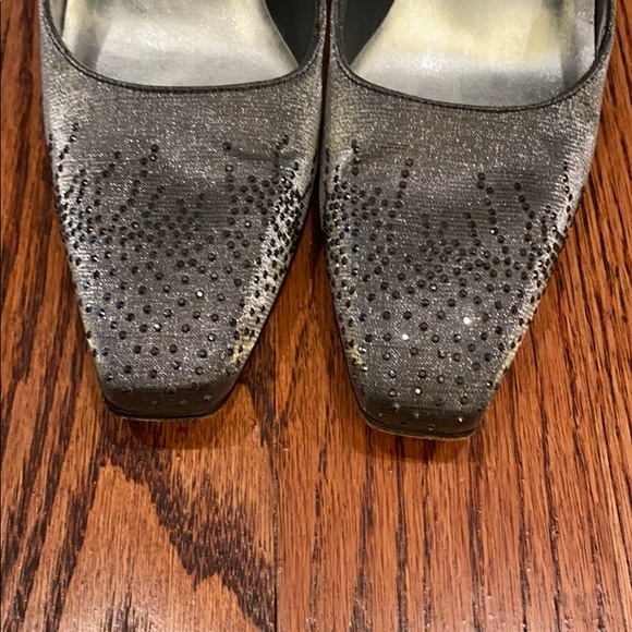 Excellent condition Stuart Weitzman silver heels. - Picture 7 of 7